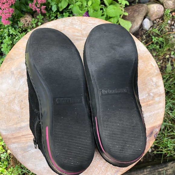 Grizzleez black suede moccasin loafers - size 7.5 - Picture 9 of 13